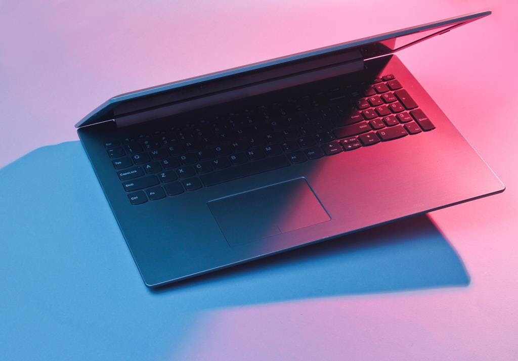 Nieuwe laptop gekocht? Doe dit voordat je er écht gebruik van maakt